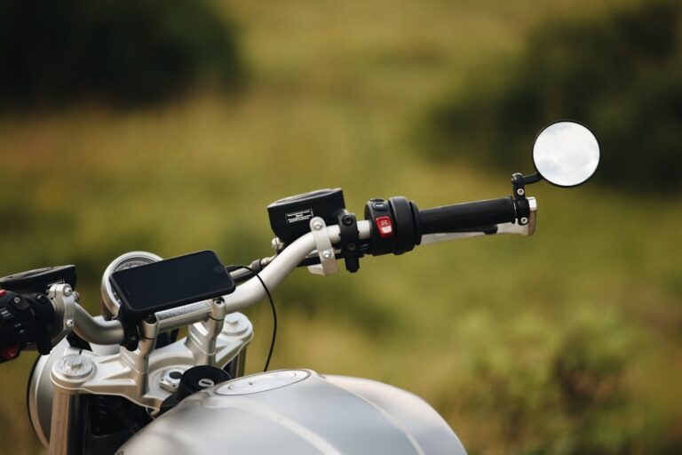 Phone Mounts Explained: What Riders Should Know